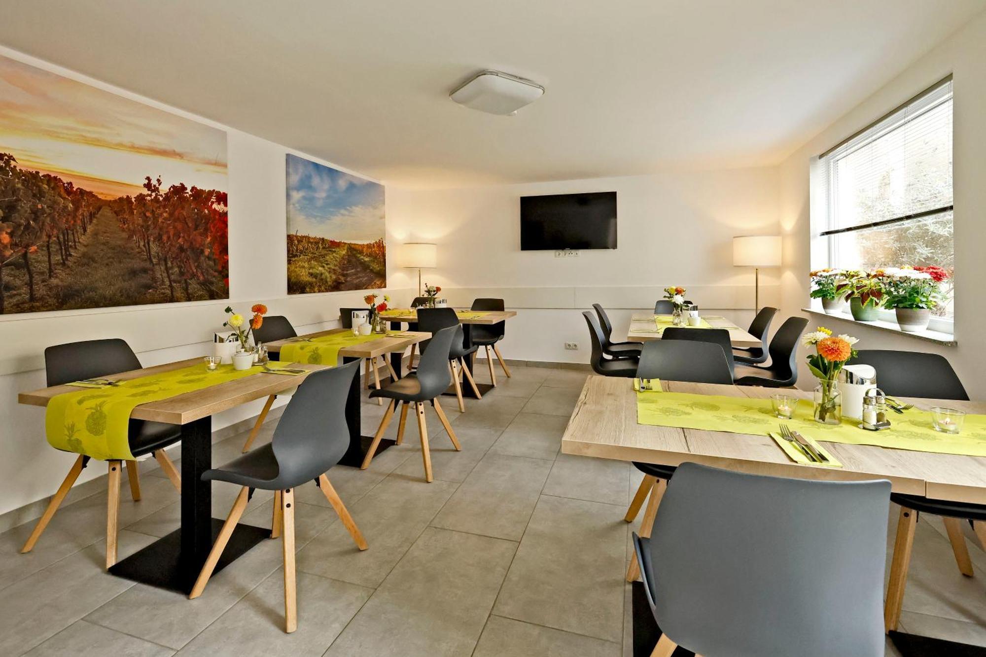 Vinotel Weinstrasse Herxheim am Berg Extérieur photo
